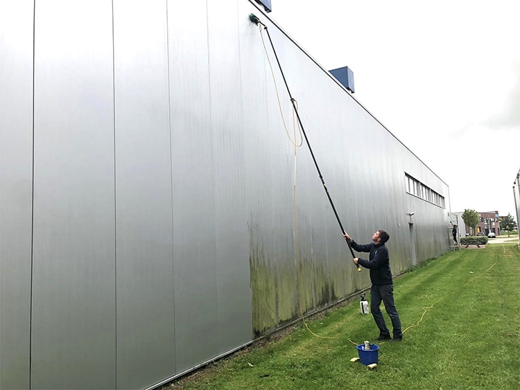 Gevelreiniging Sneek uitbesteden